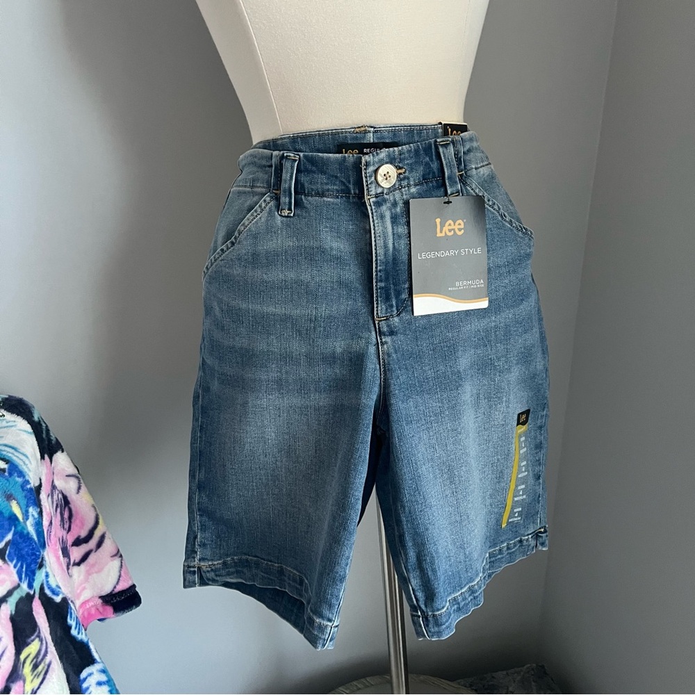 Lee 4 Medium Regular Fit Mid Rise Blue Denim Bermuda Shorts